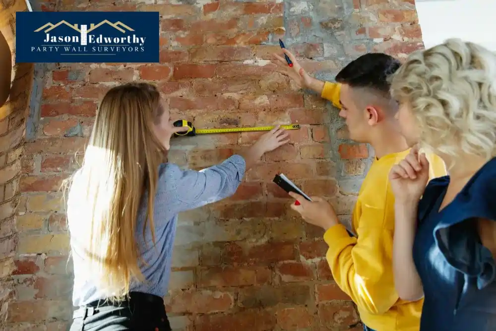 What are the responsibilities of a party wall surveyor Leicestershire?
